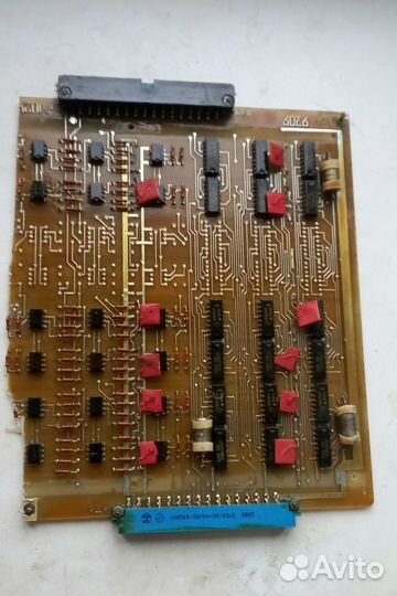 Плата с разъёмами и микросхемами