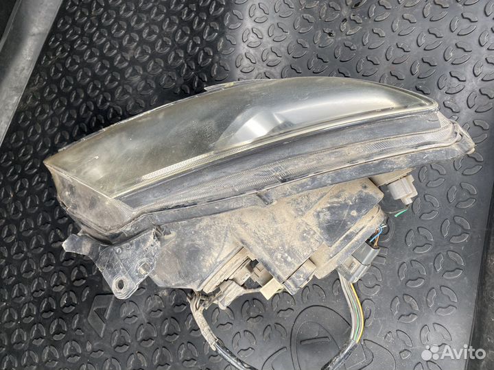 Правая фара mazda RX8