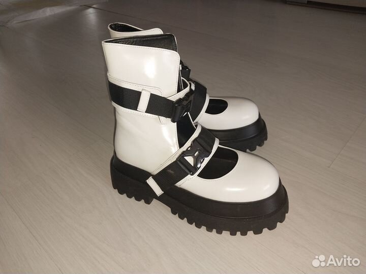 Ботинки женские