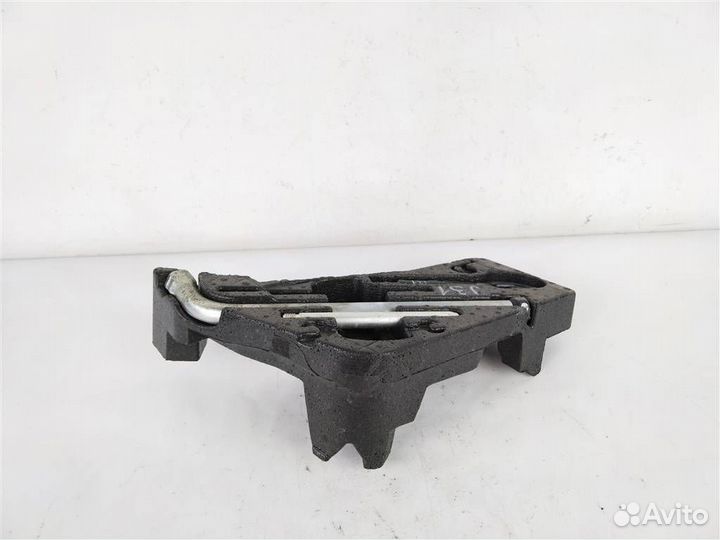 Ящик для инструментов ауди Q7 2005