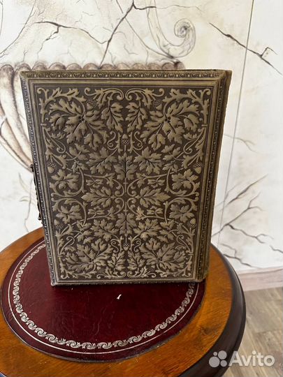 Антикварный фотоальбом