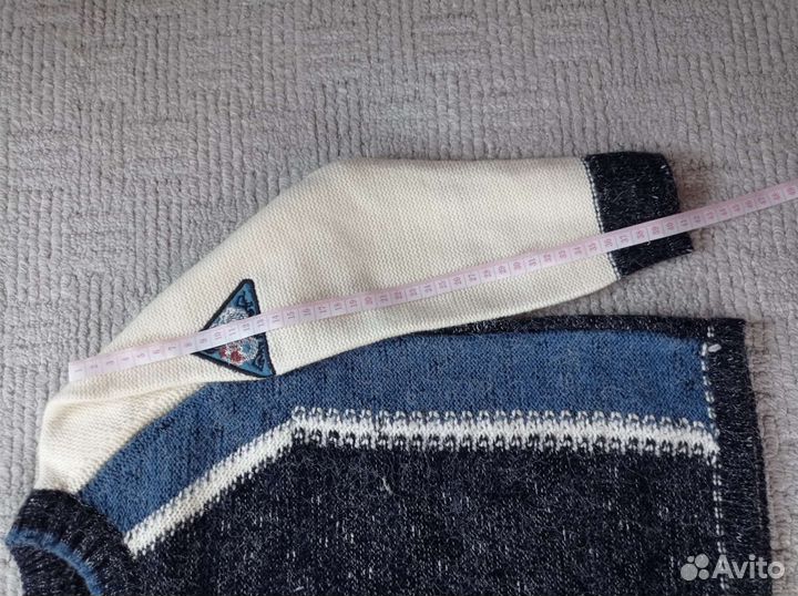 Свитер детский вязаный