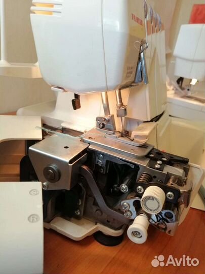 Швейная машина оверлок family ML645D