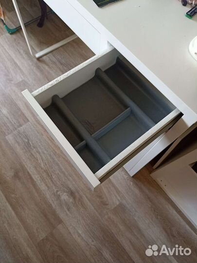 Письменный стол IKEA mikke