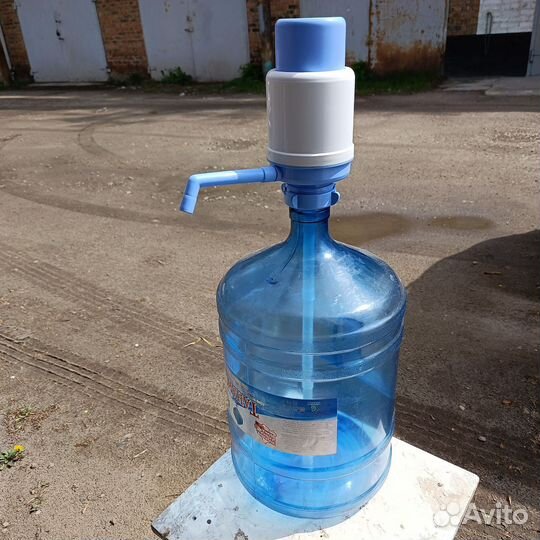 Бутыль с помпой