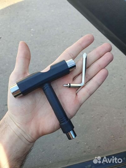 Ключ для скейтборда