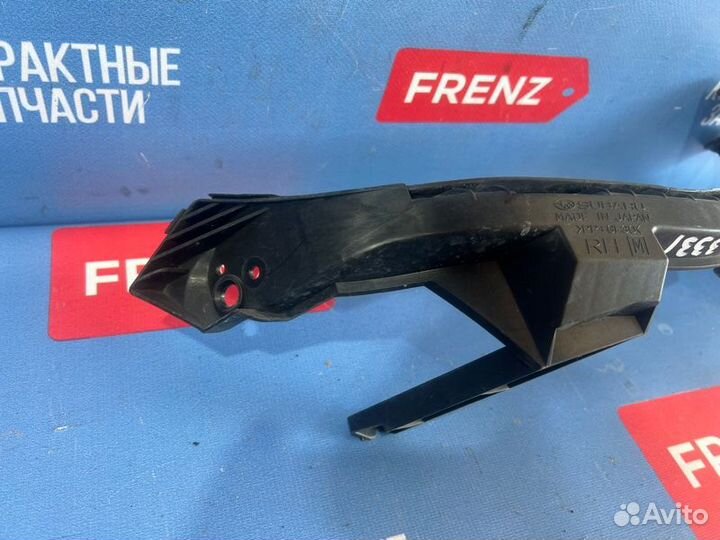 Кронштейн фары правый Subaru Xv GP 2011-2017