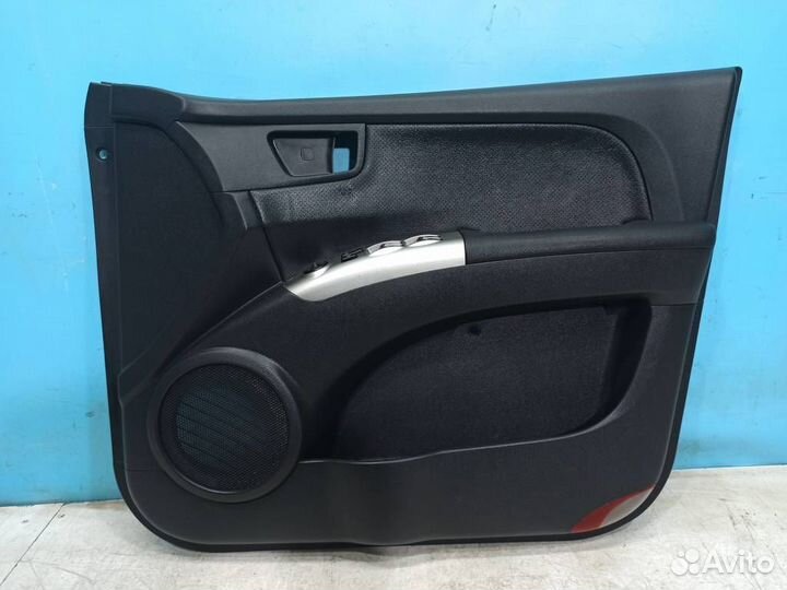 Обшивка двери передней правой Kia Sportage 2 2004