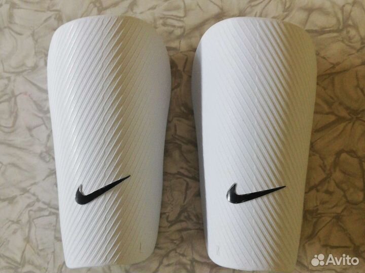 Щитки футбольные детские