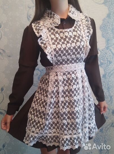 Белые школьные фартуки