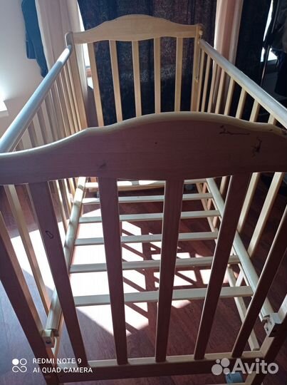 Продам детскую кроватку, стул и беговел