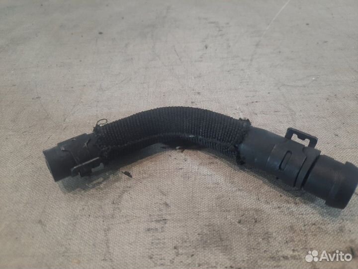 Патрубок системы охлаждения Mercedes Gla180 X156