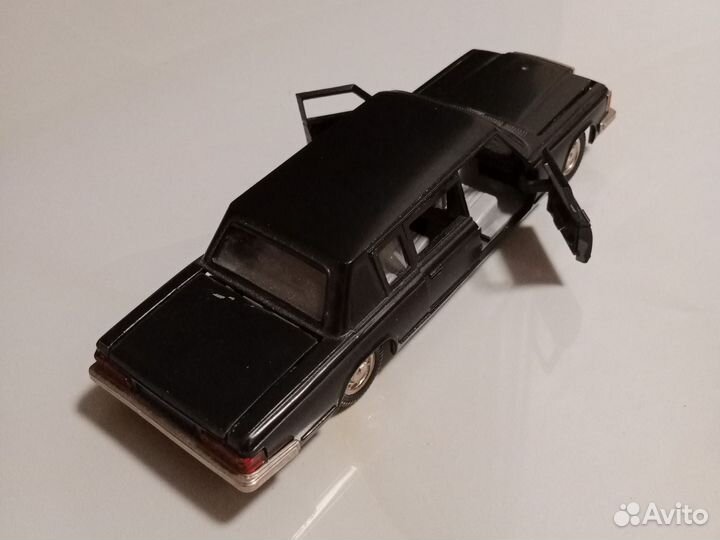 Модель автомобиля ЗИЛ-115