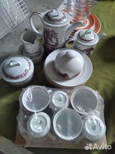 Много посуды,сервизы