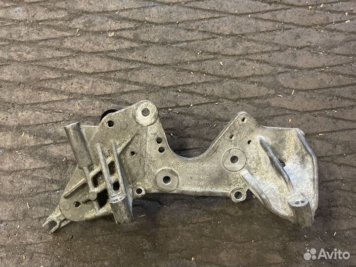 Audi кронштейн тнвд