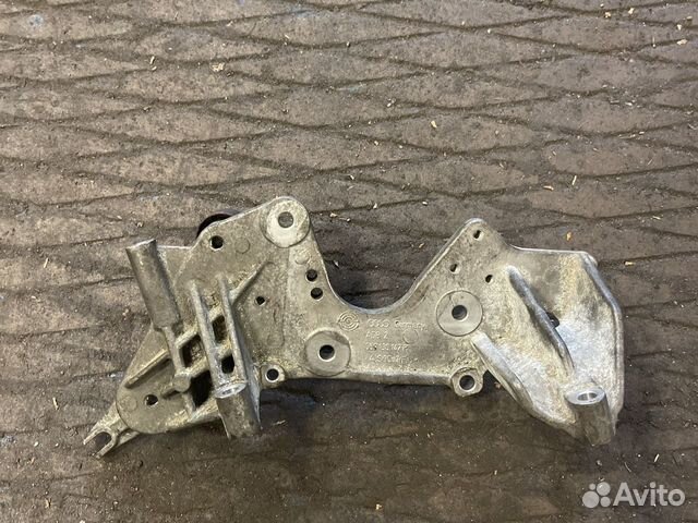 Audi кронштейн тнвд