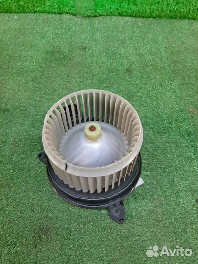Моторчик печки toyota noah ZRR80 Б/Н контрактная