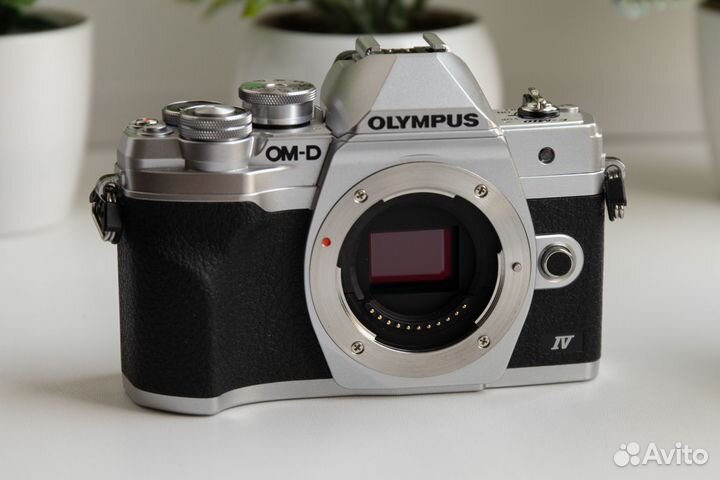 Olympus OM-D E-M10 Mark IV Body