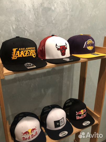Кепка снэпбэк snapback