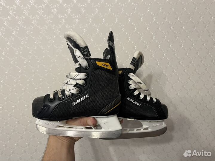 Коньки bauer supreme 140