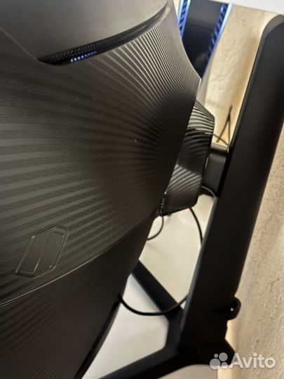 Samsung odyssey g6 32 дюйма почти новая
