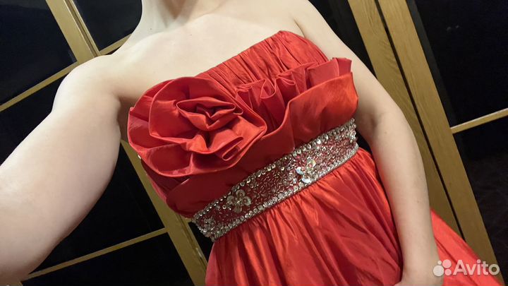 Платья вечерние винтажные тематические