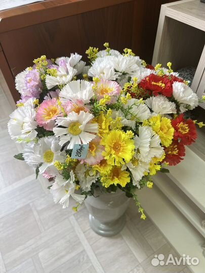 Цветы искусственные на кладбище