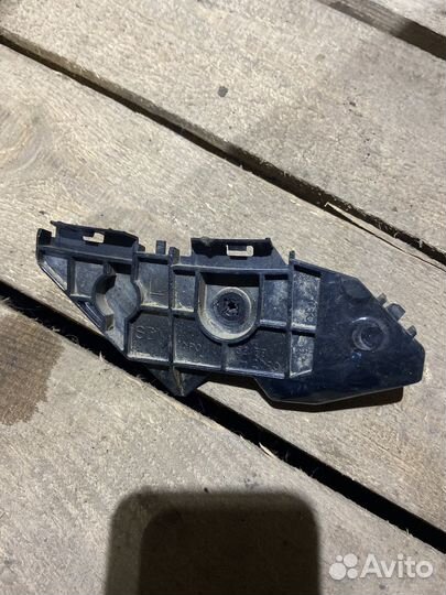 5215812090 Направляющая бам. з.л. Toyota Corolla