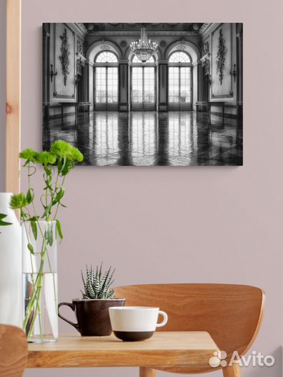 Фотокартина 70х50 с черно-белым зданием музея