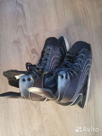 Коньки хоккейные