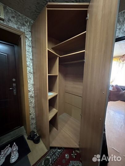 Угловой шкаф