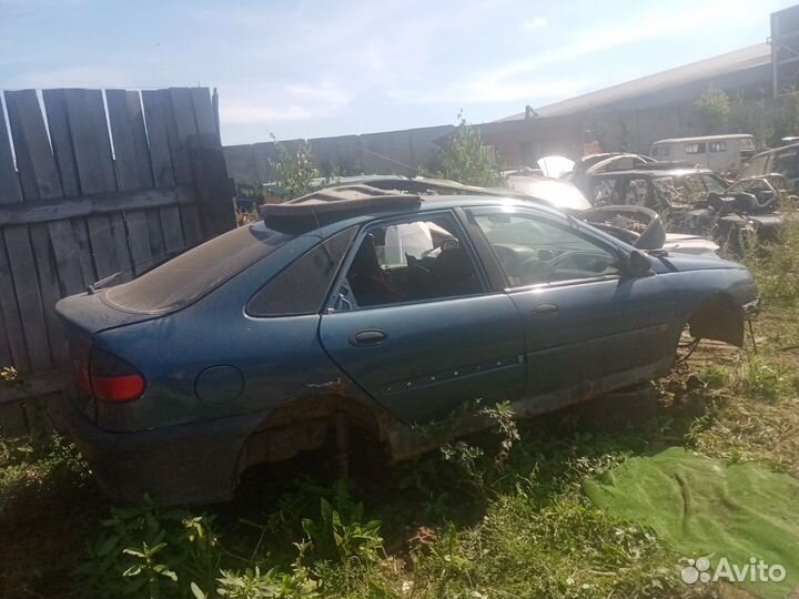 Эмблема передняя Renault Laguna 1