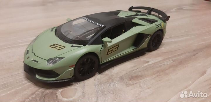 Lamborghini Aventador SVJ roadster 1/24