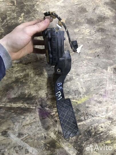 Педаль газа Volkswagen Passat B5