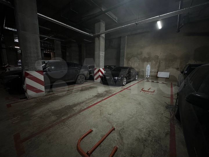 Машиноместо, 12 м²