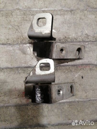 Петля двери задняя левая Ford Focus 3 седан 1.6