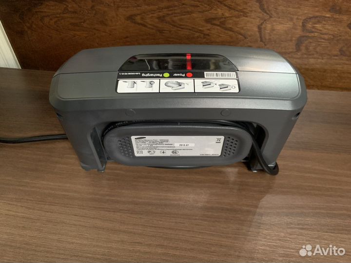 Робот-пылесос Samsung NaviBot sr10f71ub