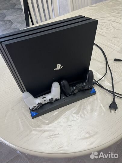 Sony PS4 pro 1tb