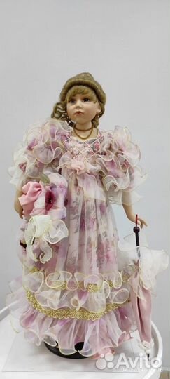 Кукла коллекционная, фарфоровая 69 см