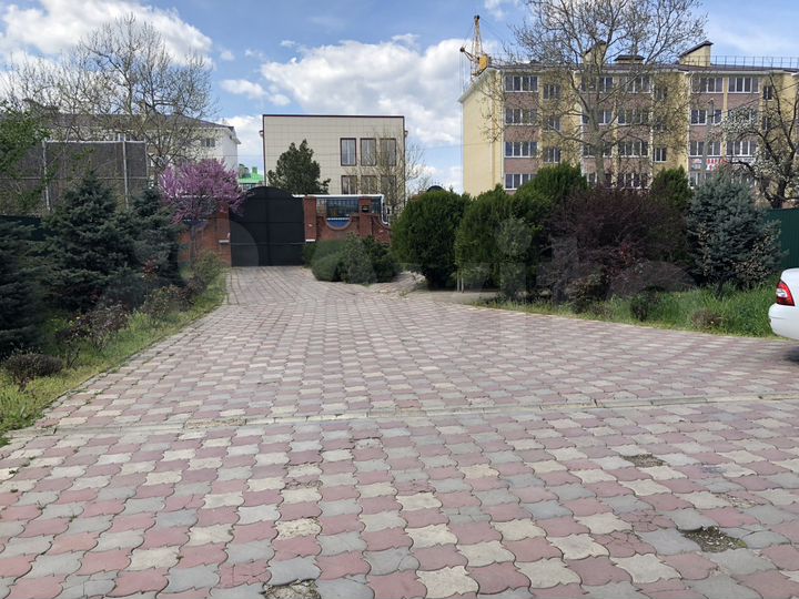 Дом 380 м² на участке 8 сот.