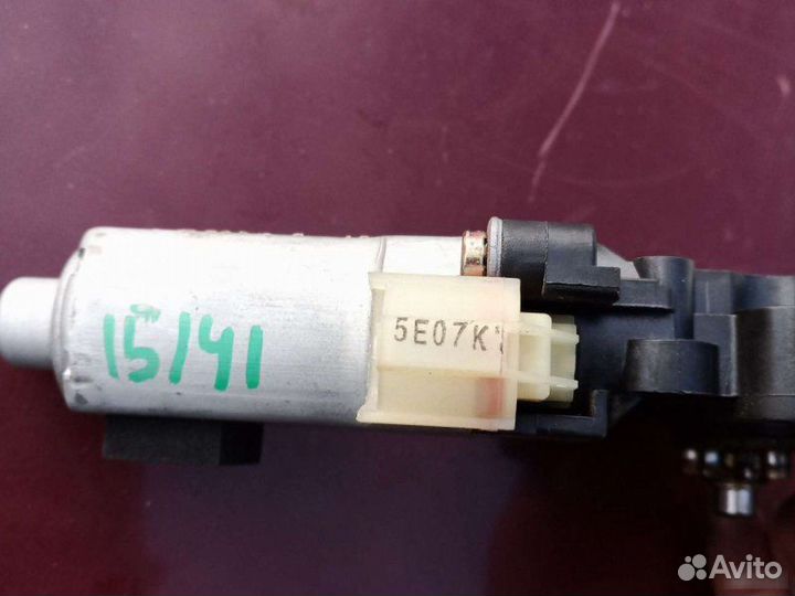 Мотор стеклоподъемника задний правый Kia Sportage