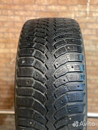 Bridgestone Blizzak Spike-01 245/40 R18