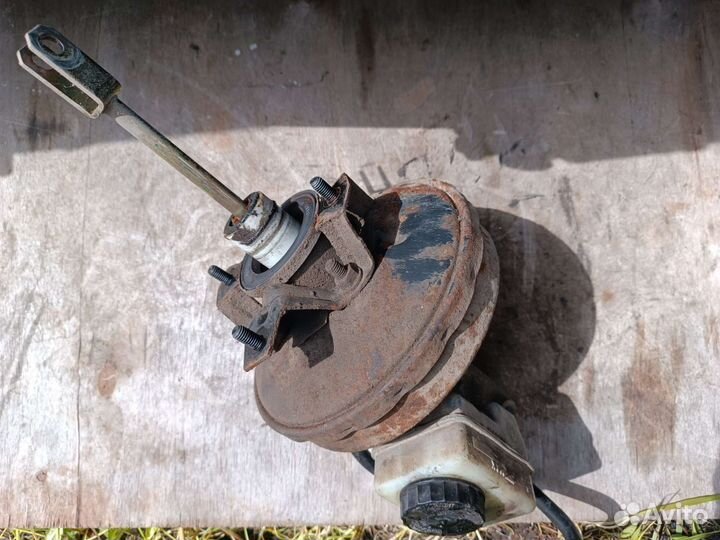 Вакуумный усилитель с гтц Golf 2