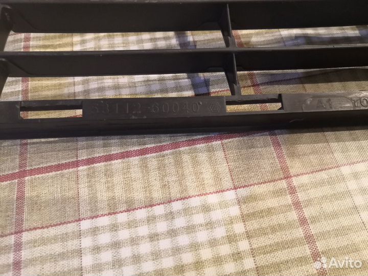 Решётка бампера правая