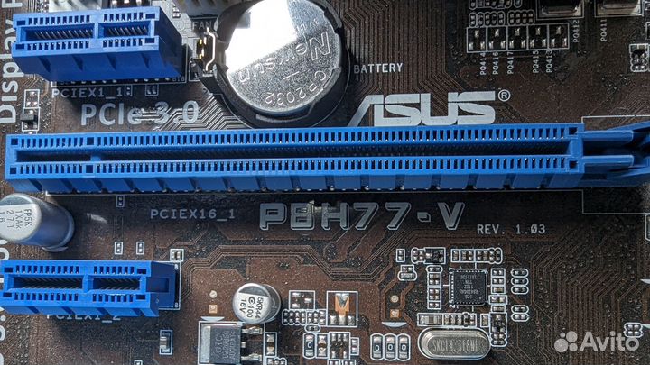 Материнская плата с процессором и памятью