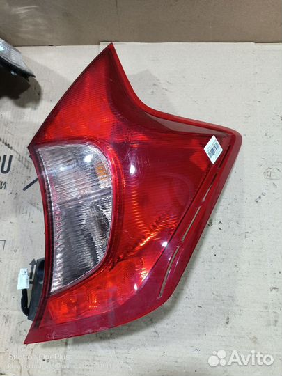 Фонарь правый Nissan Note E12