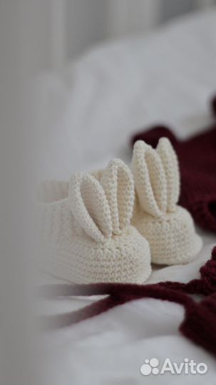 Комплект шапка и варежки вязанные