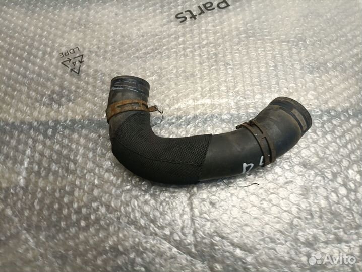 Патрубок радиатора охлаждения Discovery 4