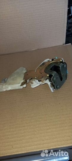 Замок двери передний правый Nissan Almera Classic