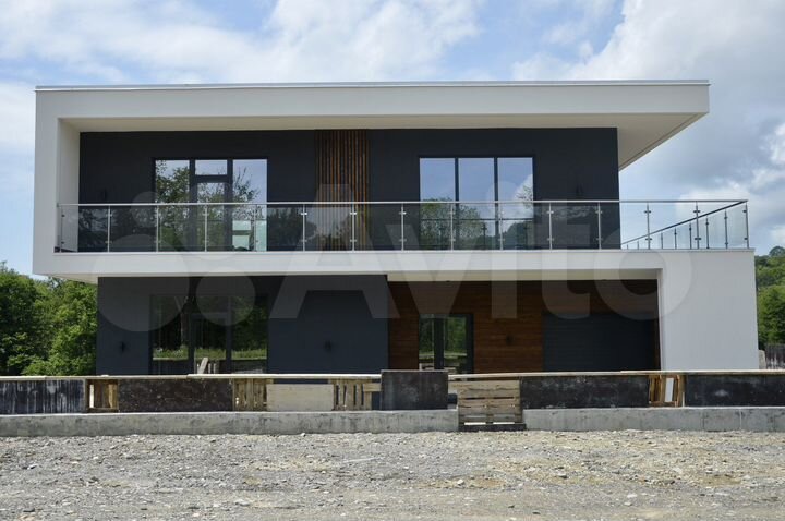 Дом 299 м² на участке 6,6 сот.